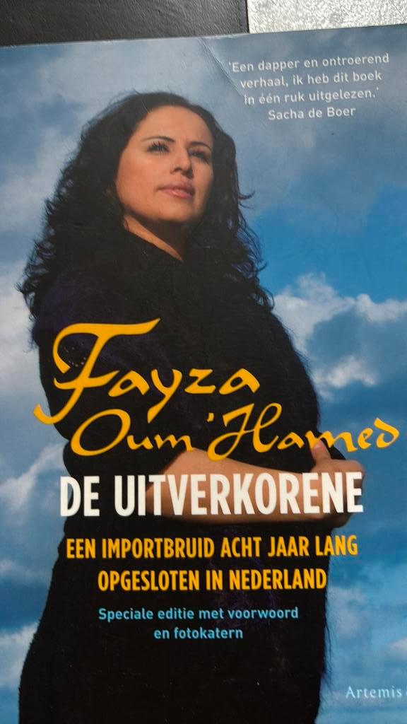 Fayza Oum'Hamed - De uitverkorene, Boeken, Overige Boeken, Zo goed als nieuw, Ophalen of Verzenden