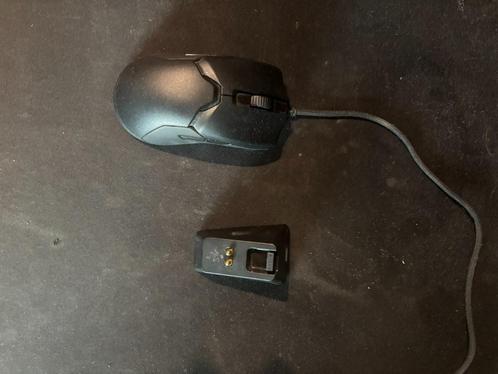 razer viper ultimate gaming muis + oplaad dock, Computers en Software, Muizen, Gebruikt, Muis, Rechtshandig, Draadloos, Gaming muis
