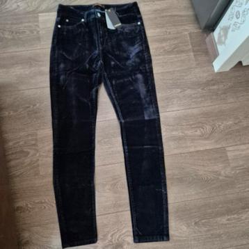 Broek suede look van supertrash - maat 31 (nieuw!!!!)
 beschikbaar voor biedingen