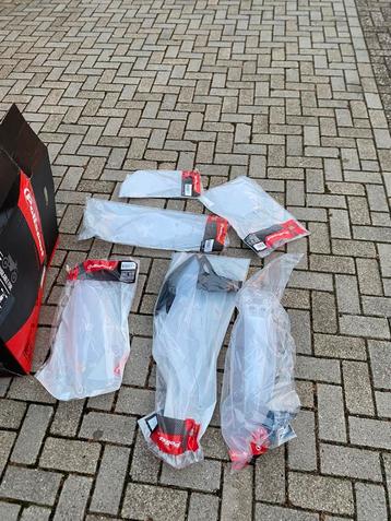 Ktm kappenset beschikbaar voor biedingen