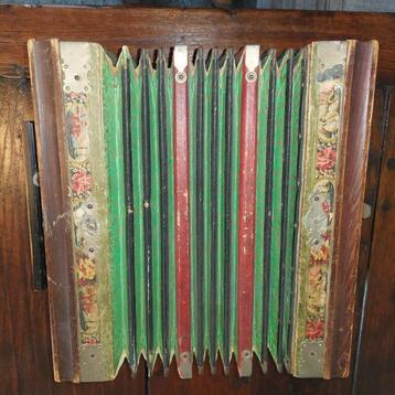 Antieke accordeon +/- 200 jaar oud Restauratie object beschikbaar voor biedingen