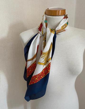 Vintage Italiaanse sjaal beschikbaar voor biedingen