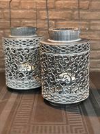 Set van 2 robuuste windlichten - 33 cm hoog x 22cm diameter, Ophalen, 25 tot 50 cm, Zo goed als nieuw, Metaal