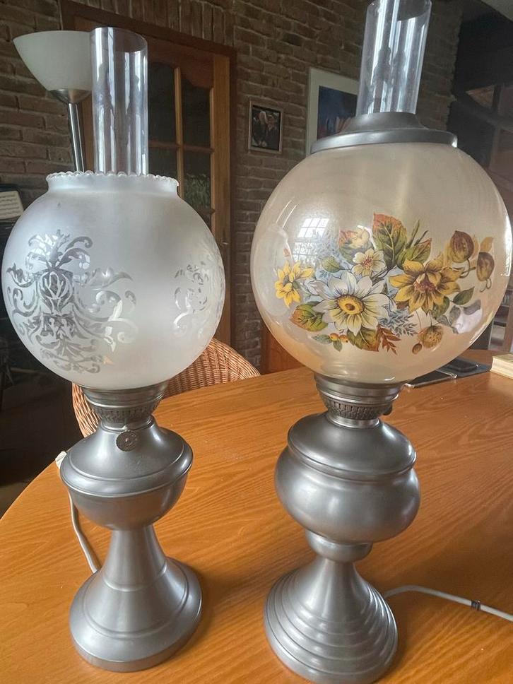 Twee Tinnen Tafellampen met Glazen Kappen, Huis en Inrichting, Lampen | Tafellampen, Zo goed als nieuw, 50 tot 75 cm, Glas, Ophalen