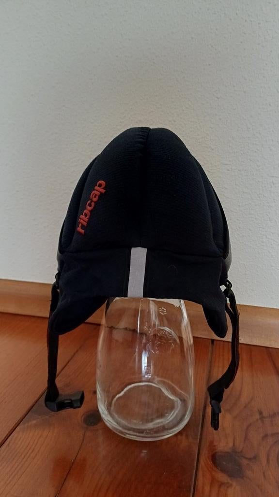 Ribcap helm (zwart-grijs) - hoofdbescherming, Ophalen of Verzenden, Zo goed als nieuw