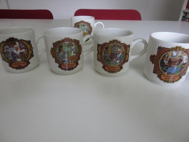 Douwe Egberts Koffie-Mokken-van Villeroy&Boch- nieuwstaat, Huis en Inrichting, Keuken | Servies, Zo goed als nieuw, Kop(pen) en/of Schotel(s)