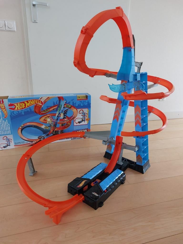 Hot Wheels Sky Crash Tower Racebaan, Kinderen en Baby's, Speelgoed | Racebanen, Racebaan, Ophalen of Verzenden, Zo goed als nieuw