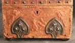 Antieke Arts & Crafts juwelenkist, Verzenden