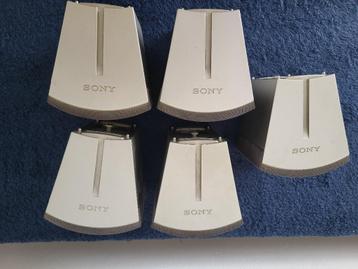 5 kleine Sony luidspeakers (surroundsystem) beschikbaar voor biedingen