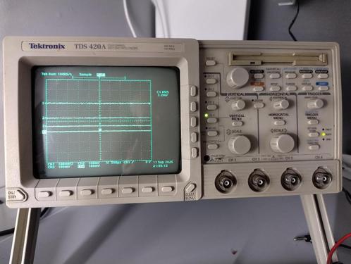 Tektronix TDS420A defect, Doe-het-zelf en Verbouw, Meetapparatuur, Gebruikt, Elektriciteit, Ophalen of Verzenden