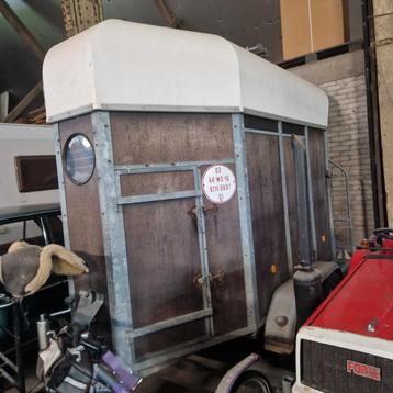 Paardentrailer  beschikbaar voor biedingen