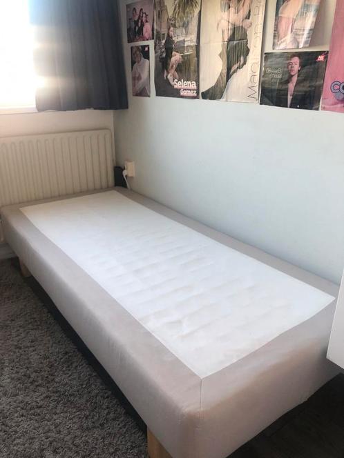Ikea Engerdal Bed Boxspring, Huis en Inrichting, Slaapkamer | Bedden, Zo goed als nieuw, Eenpersoons, 90 cm, 200 cm, Stof, Beige