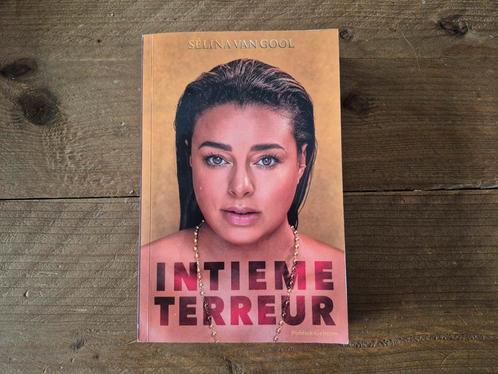 Intieme Terreur - Selina van Gool, Boeken, Biografieën, Zo goed als nieuw, Ophalen of Verzenden