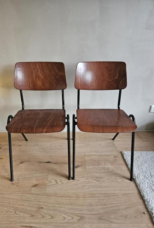 Vintage schoolstoeltjes, Huis en Inrichting, Stoelen, Gebruikt, Twee, Overige materialen, Bruin, Ophalen