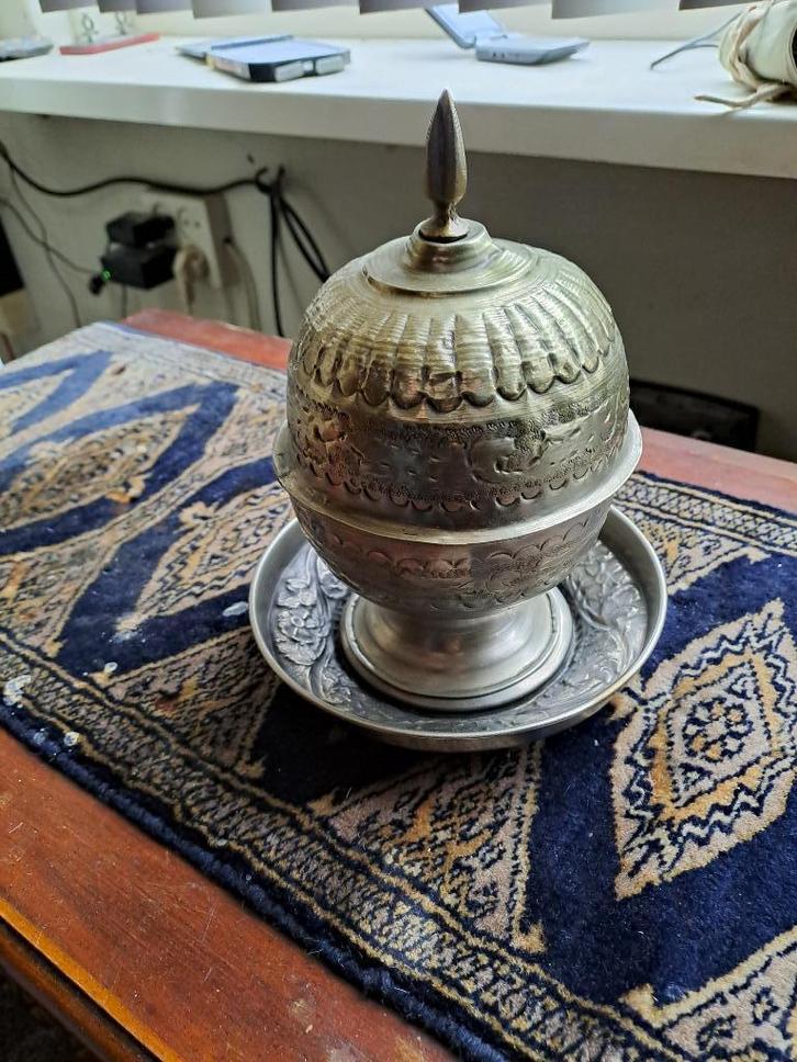 grote  metalen marokkaanse suikerpot met onderschotel, Antiek en Kunst, Curiosa en Brocante, Ophalen of Verzenden