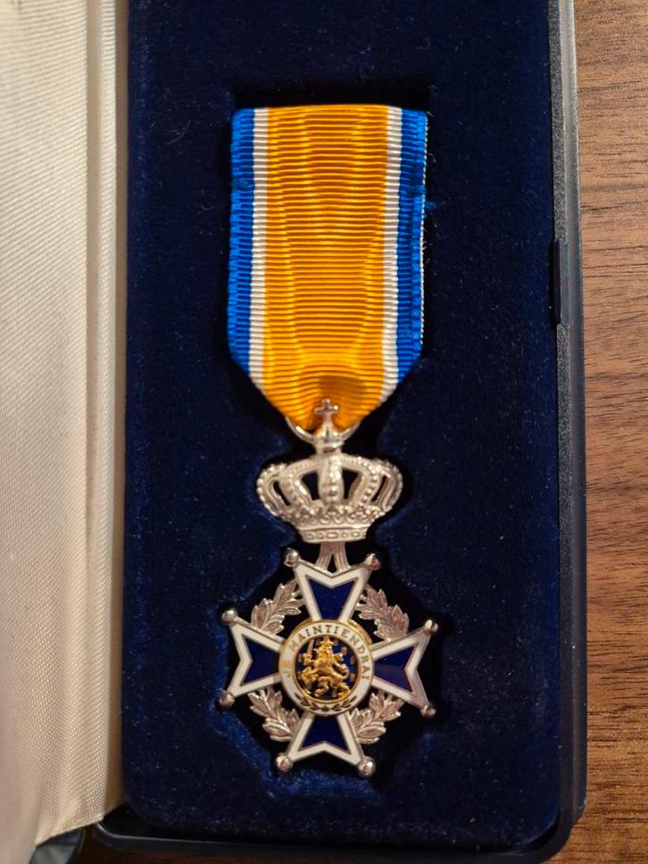 Orde Oranje-Nassau - set incl. oorkonde - onderscheiding, Verzamelen, Militaria | Algemeen, Landmacht, Lintje, Medaille of Wings