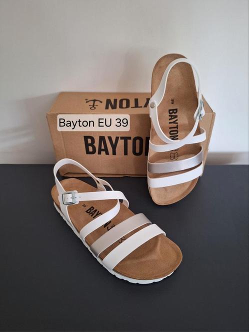 Bayton sandalen maat 39 - wit/zilver - model Gerone, Kleding | Dames, Schoenen, Nieuw, Sandalen of Muiltjes, Wit, Ophalen of Verzenden