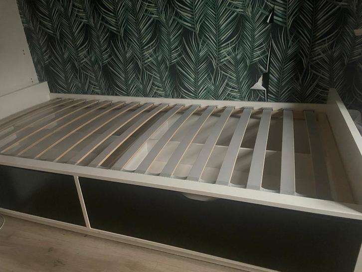 Ikea bed met lades, Huis en Inrichting, Slaapkamer | Bedden, Gebruikt, Eenpersoons, 90 cm, 200 cm, Hout, Wit, Ophalen of Verzenden