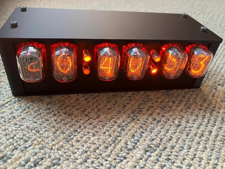 IN-12 nixie klok met datum en temperatuur meting (en GPS), Huis en Inrichting, Woonaccessoires | Klokken, Nieuw, Wekker of Tafelklok