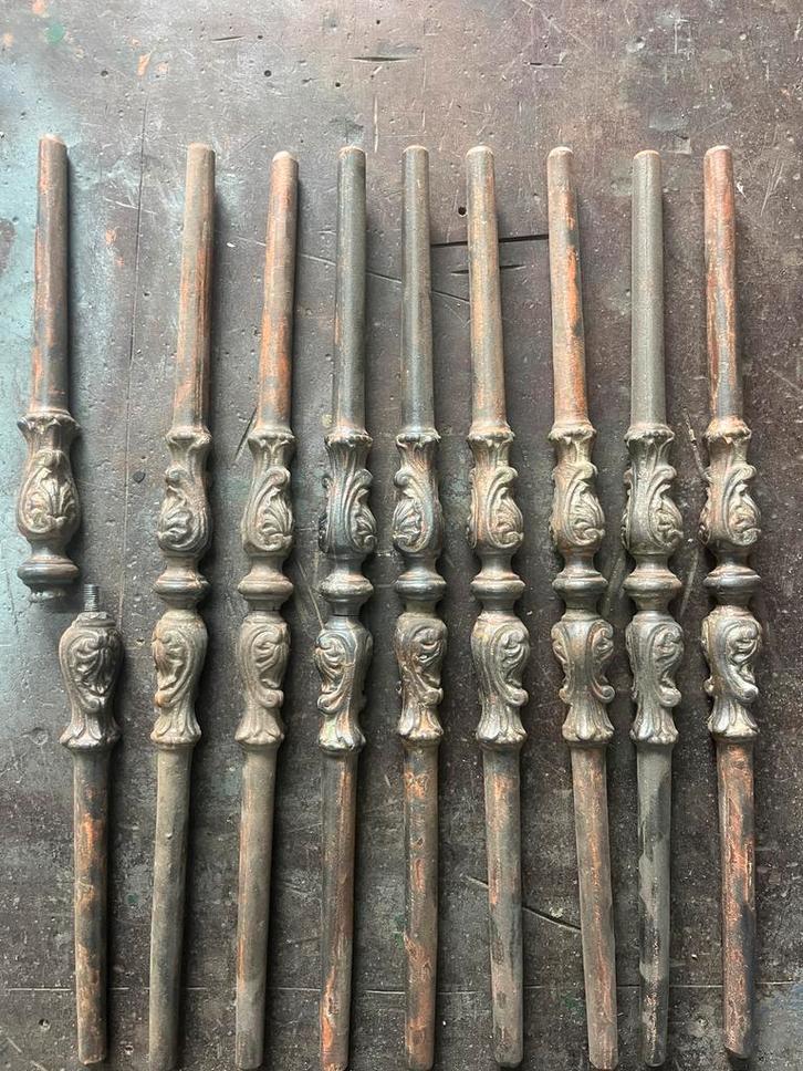 Klassieke IJzeren Trapleuning Spijlen - 9 Stuks, Antiek en Kunst, Antiek | Overige Antiek, Ophalen of Verzenden