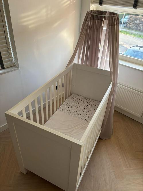Ledikant wit met aerosleep matras, Kinderen en Baby's, Kinderkamer | Complete kinderkamers, Zo goed als nieuw, Jongetje of Meisje