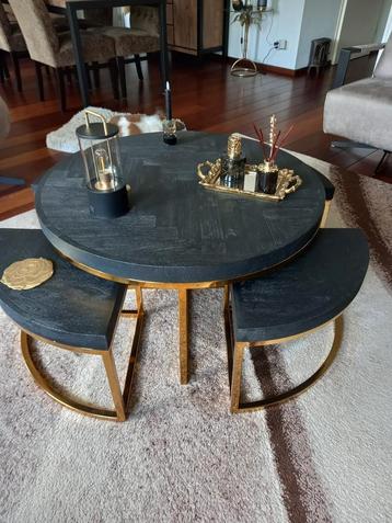 Salon tafel ziet er goed uit graag ophalen 