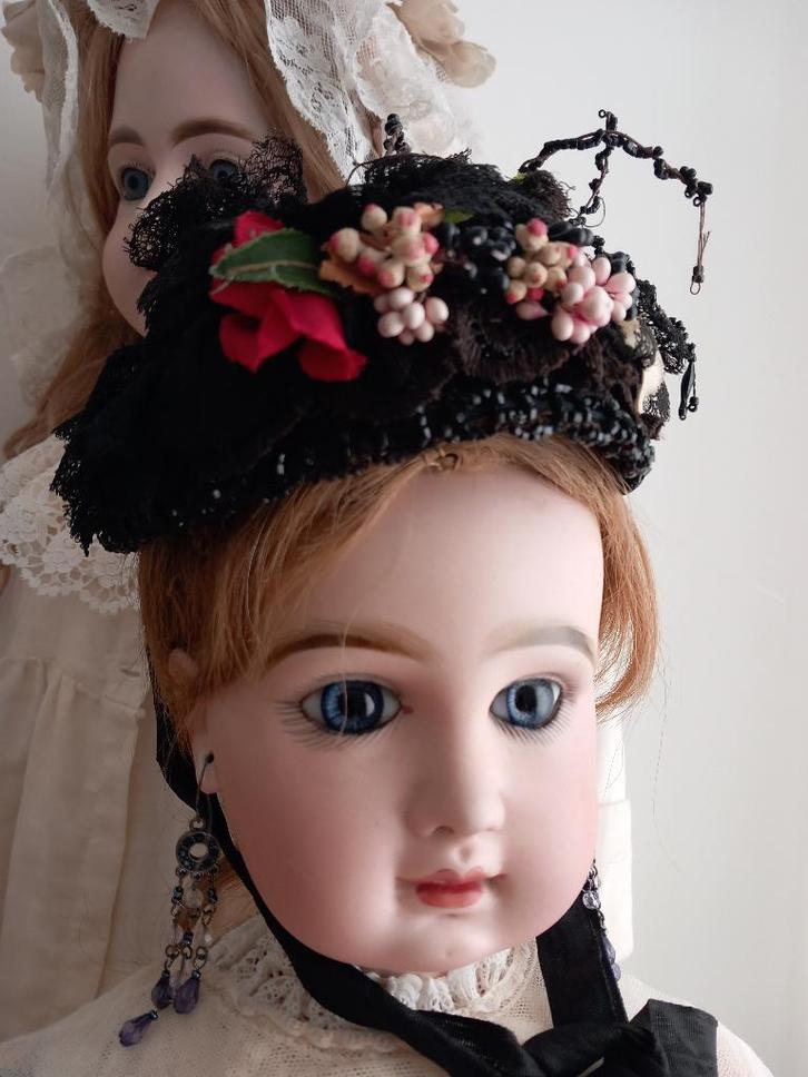 antiek Frans poppenhoedje., Antiek en Kunst, Antiek | Speelgoed, Ophalen of Verzenden