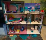 L.O.L. OMG Partyhouse met volledige uitzet en accsssoires, Ophalen, Zo goed als nieuw, Poppenhuis