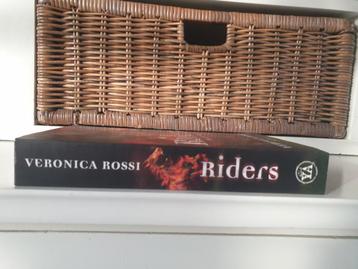 Veronica Rossi - Riders beschikbaar voor biedingen