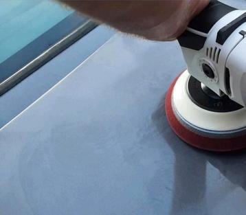 Auto wassen poetsen polijsten interieurreinigen  beschikbaar voor biedingen