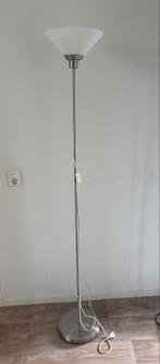 Staande lamp met glazen kap - vloerlamp, Huis en Inrichting, Lampen | Vloerlampen, Ophalen, Zo goed als nieuw, 150 tot 200 cm