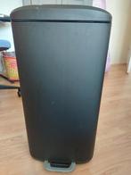 Soft close afvalbak, zo goed als nieuw, Huis en Inrichting, Woonaccessoires | Prullenbakken, Kunststof, Met pedaal, 50 tot 75 cm