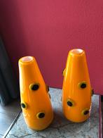 2 mooie oranje retrolook vazen, Oranje, Ophalen of Verzenden, Minder dan 50 cm, Glas