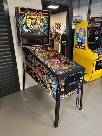 Prachtige flipperkast Stern Metallica Pinball beschikbaar voor biedingen