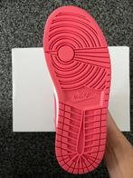 Air Jordan 1 Mid Strawberries And Cream - Maat 38, Kleding | Dames, Schoenen, Nieuw, Nike, Ophalen of Verzenden, Roze