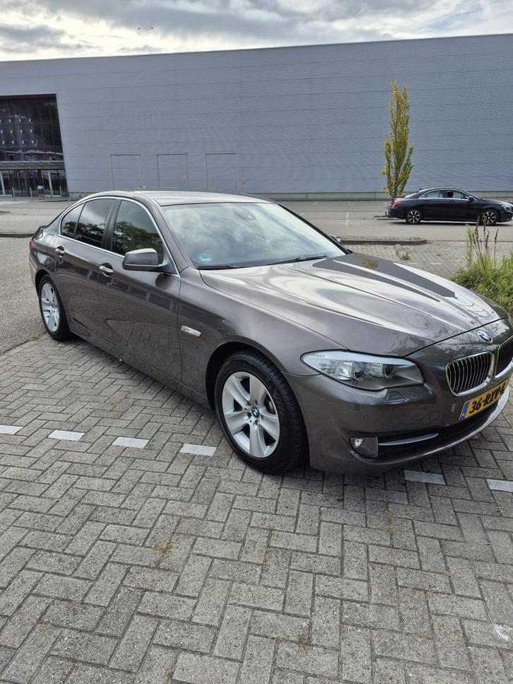 BMW 5-Serie 3.0 I 528 AUT 2011 head-up camera xenon comfort, Auto's, BMW, Particulier, 5-Serie, ABS, Achteruitrijcamera, Adaptieve lichten