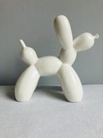 Ballonhondje wit keramiek beeldje 21 cm hoog, Ophalen of Verzenden, Zo goed als nieuw, Dier