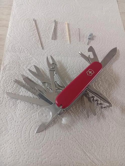 Zeer uitgebreid Victorinox zakmes 33-delig, Caravans en Kamperen, Kampeergereedschap, Zo goed als nieuw, Ophalen of Verzenden