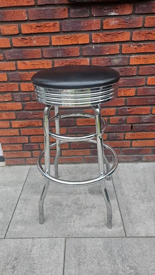 Barkruk retro vintage🪑, Huis en Inrichting, Barkrukken, Gebruikt, 60 tot 90 cm, Metaal, 1 kruk, Met voetsteun, Draaibaar, Ophalen