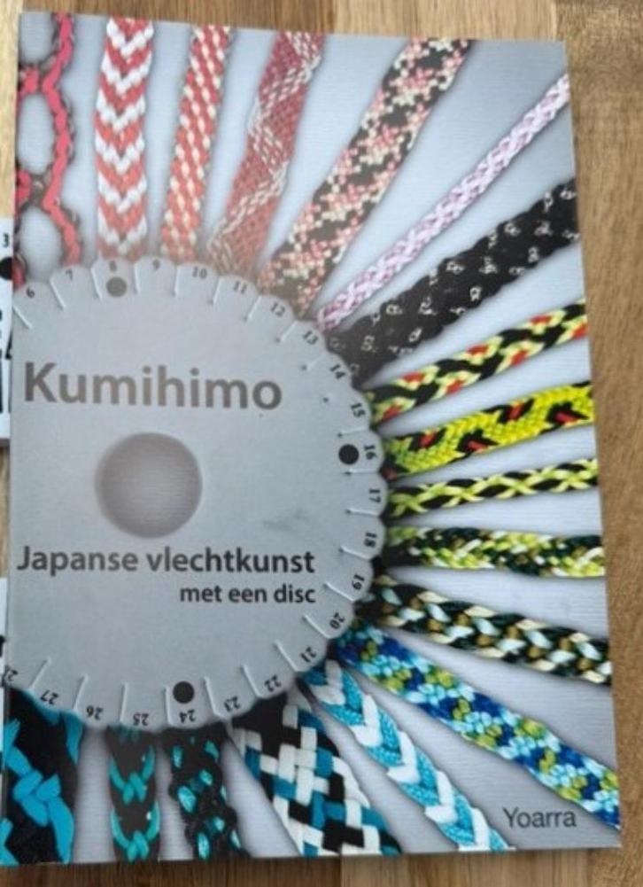 Kumihimo, Japanse vlechtkunst, Boeken, Hobby en Vrije tijd, Nieuw, Sieraden maken, Geschikt voor kinderen, Ophalen of Verzenden