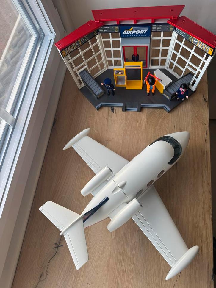 Playmobil Vliegtuig met Vliegveld - Zo goed als nieuw, Kinderen en Baby's, Speelgoed | Playmobil, Zo goed als nieuw, Complete set