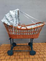 wiegje van wilgentenen, Kinderen en Baby's, Babywiegjes en Ledikanten, Ophalen, Gebruikt, Wieg