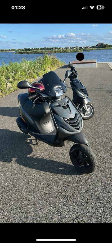 Zip 4t, Fietsen en Brommers, Scooters | Piaggio, Zo goed als nieuw, Zip, Maximaal 45 km/u, Benzine, Ophalen