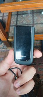Nokia Inklapmodel met Oplader, Telecommunicatie, Mobiele telefoons | Nokia, Gebruikt, Inklapmodel, Ophalen of Verzenden, Minder dan 3 megapixel