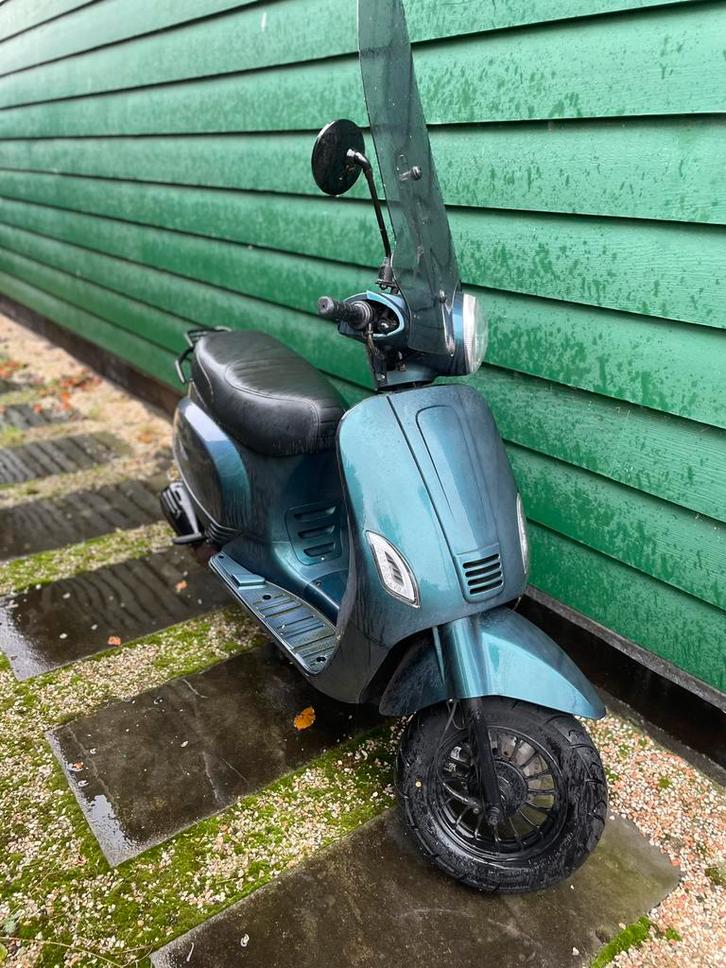 Senzo Rivalux scooter kameleon 450€, Fietsen en Brommers, Snorfietsen en Snorscooters, Gebruikt, Overige merken, Benzine, Ophalen