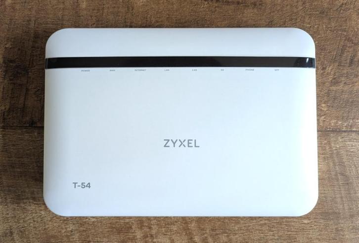 Zyxel T-54 Modem/Router, Computers en Software, Routers en Modems, Zo goed als nieuw, Router met modem, Ophalen of Verzenden