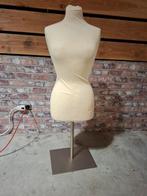 Paspop met metalen poot, Ophalen, Gebruikt