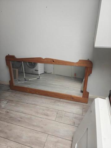 Spiegel beschikbaar voor biedingen