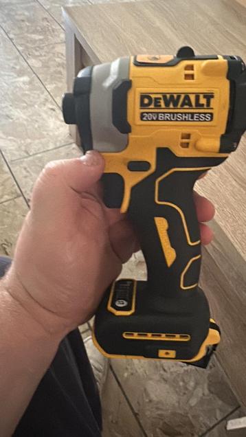 Dewalt set. beschikbaar voor biedingen