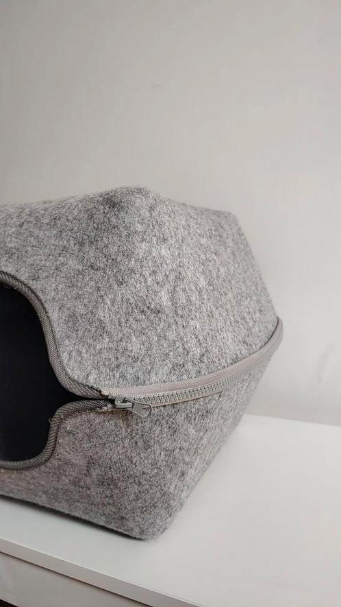 Kattenhuis - Slaapplek - Pet House - Ritssluiting - Tochtdic, Dieren en Toebehoren, Kattenmanden, Zo goed als nieuw, Ophalen of Verzenden